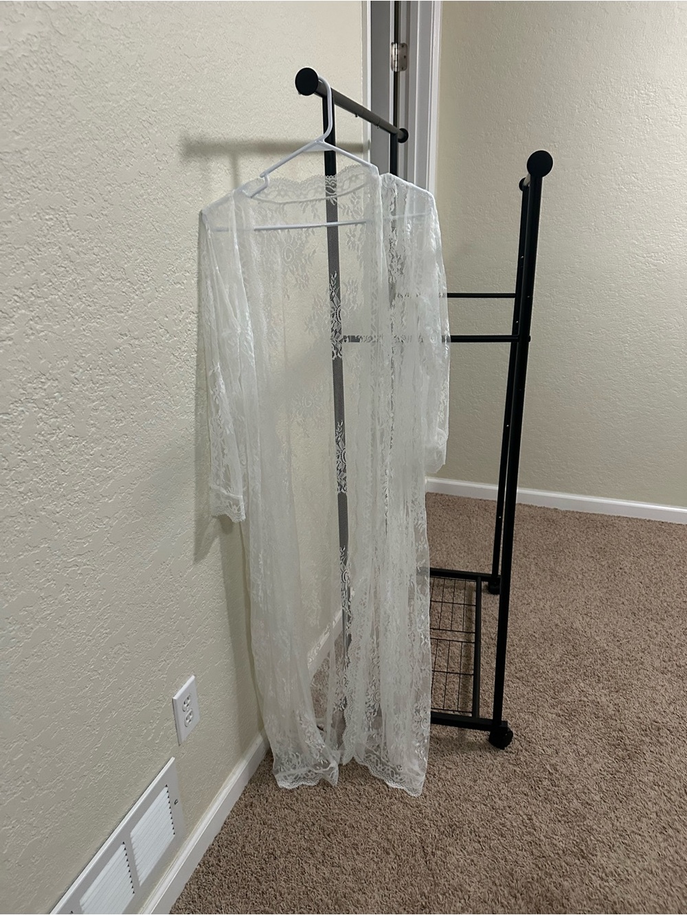 White Lace Robe - Picture 2 of 4
